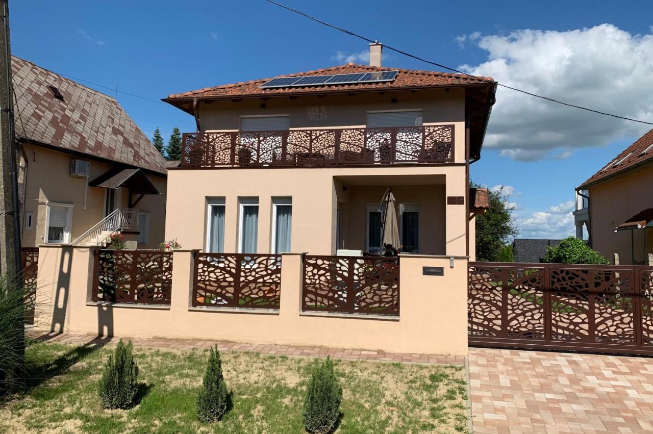 Dodi Apartmanház Zalakaros Esterno foto