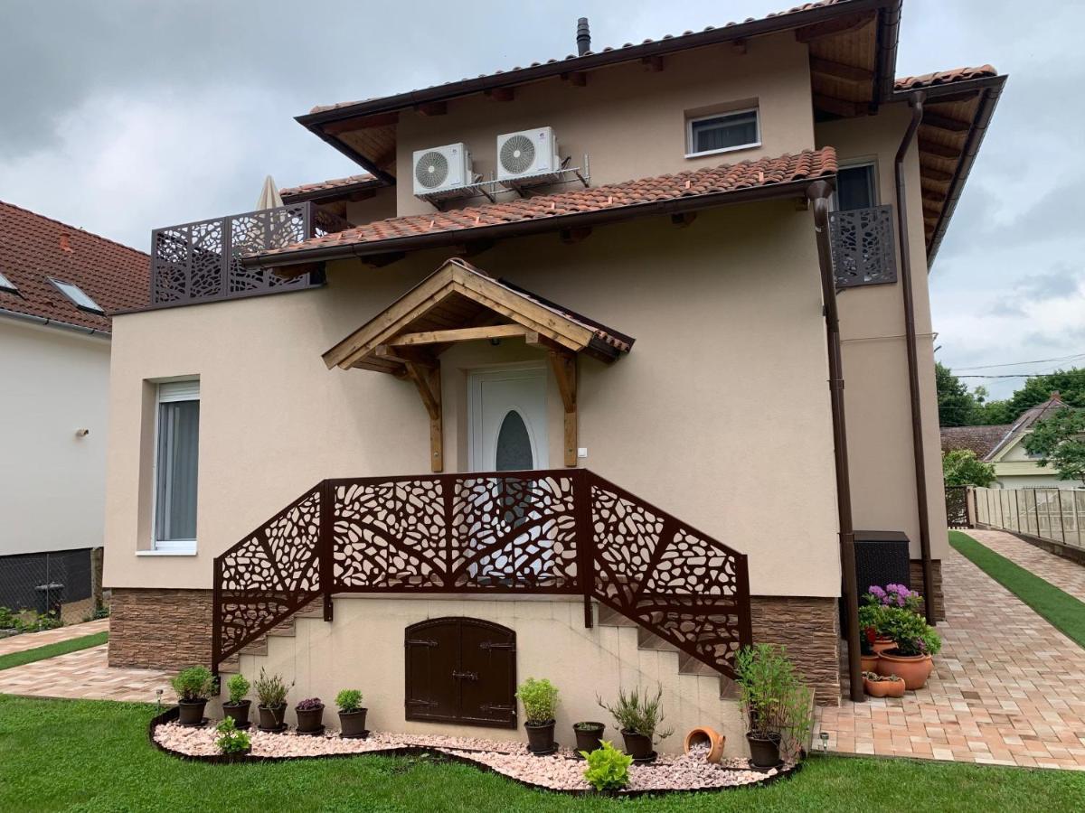 Dodi Apartmanház Zalakaros Esterno foto